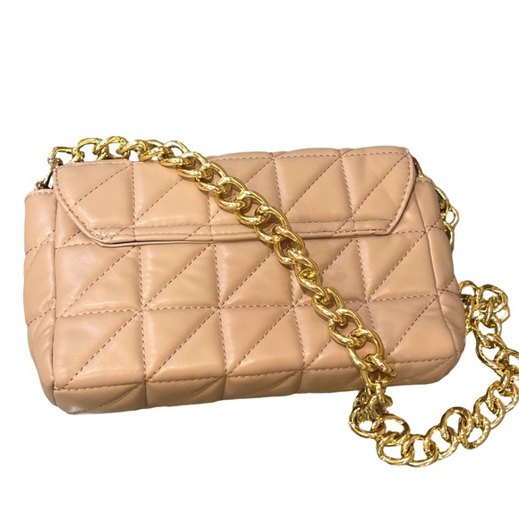 Quilted Nude Faux Leather Shoulder Bag | Chunky Gold Chain Strap - Picture 3 of 6